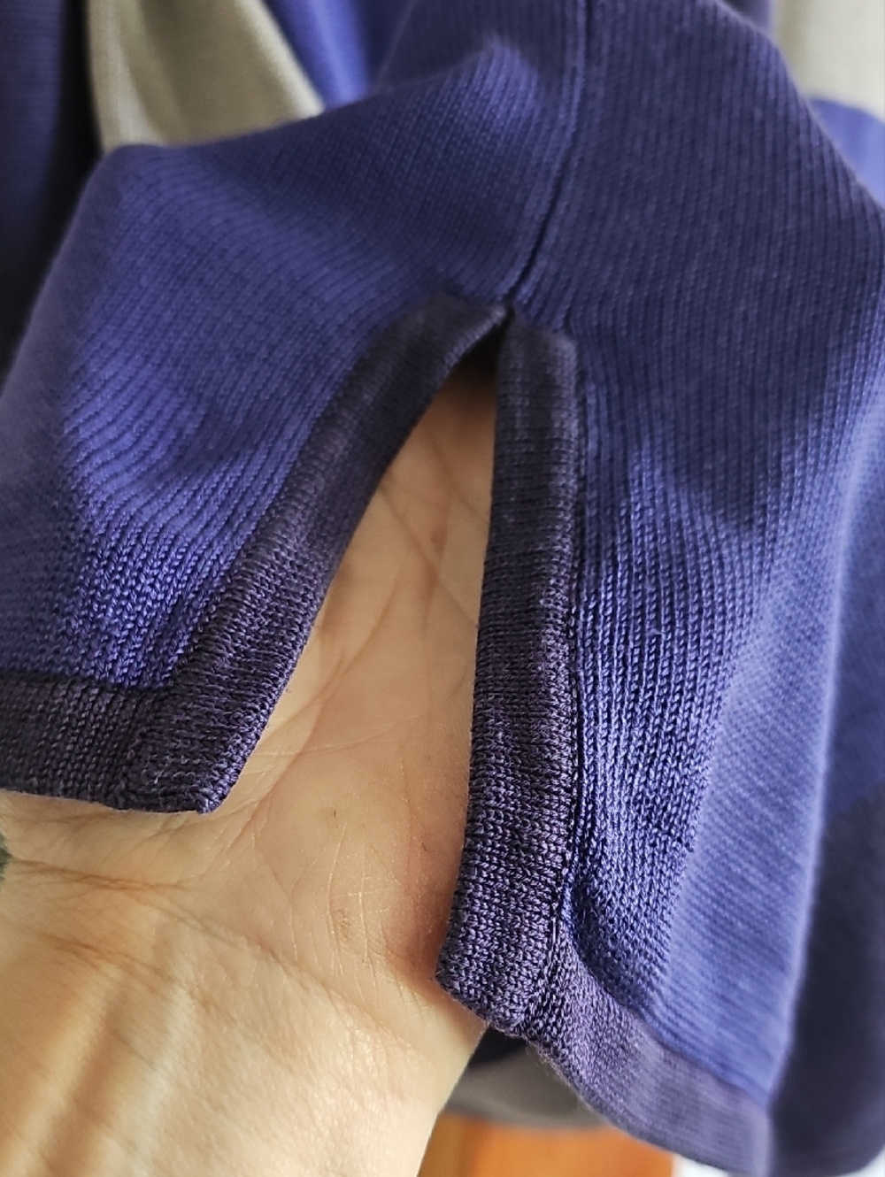 Emanuel Ungaro Men's V-Neck Checkerboard Sweater - Dark Purple & Light Lavender - Picture 5 of 10
